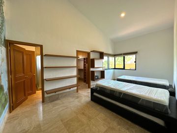 CASA EN VENTA MODERNA, EXCLUSIVO COTO SAN MIGUEL DE LA CAÑADA, ZAPOPAN, JAL.