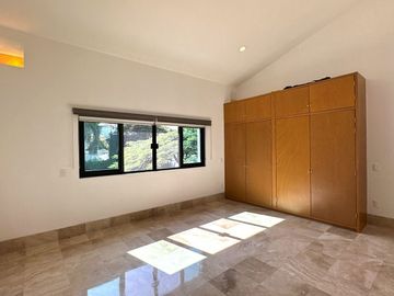 CASA EN VENTA MODERNA, EXCLUSIVO COTO SAN MIGUEL DE LA CAÑADA, ZAPOPAN, JAL.