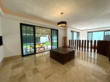 CASA EN VENTA MODERNA, EXCLUSIVO COTO SAN MIGUEL DE LA CAÑADA, ZAPOPAN, JAL.