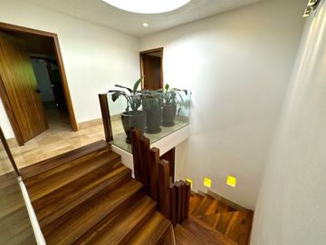 CASA EN VENTA MODERNA, EXCLUSIVO COTO SAN MIGUEL DE LA CAÑADA, ZAPOPAN, JAL.