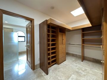 CASA EN VENTA MODERNA, EXCLUSIVO COTO SAN MIGUEL DE LA CAÑADA, ZAPOPAN, JAL.