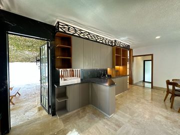 CASA EN VENTA MODERNA, EXCLUSIVO COTO SAN MIGUEL DE LA CAÑADA, ZAPOPAN, JAL.