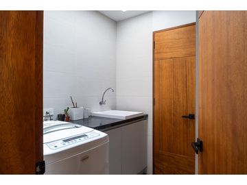 Lumbisi, Casa en Venta, 311m2, 3 Habitaciones, patio 160