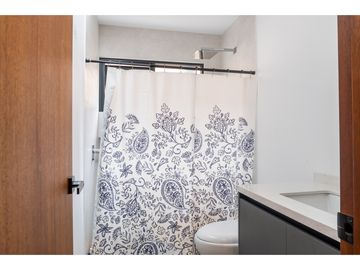 Lumbisi, Casa en Venta, 311m2, 3 Habitaciones, patio 160