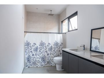 Lumbisi, Casa en Venta, 311m2, 3 Habitaciones, patio 160