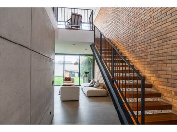 Lumbisi, Casa en Venta, 311m2, 3 Habitaciones, patio 160