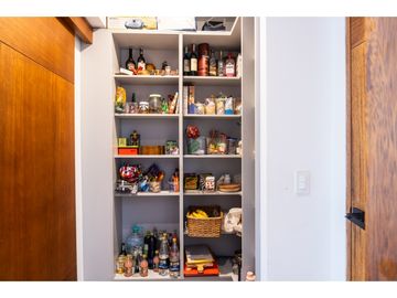 Lumbisi, Casa en Venta, 311m2, 3 Habitaciones, patio 160