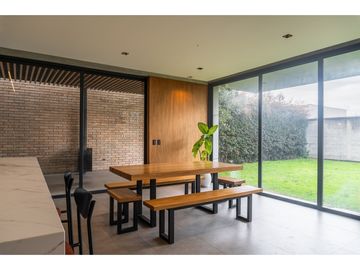Lumbisi, Casa en Venta, 311m2, 3 Habitaciones, patio 160