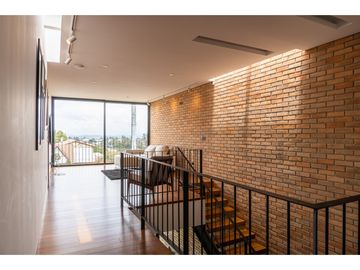 Lumbisi, Casa en Venta, 311m2, 3 Habitaciones, patio 160