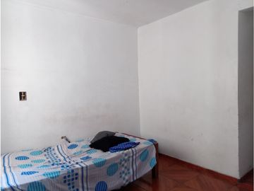 Se vende casa 5 pisos AC 495 m2 San Luis