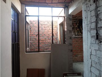Se vende casa 5 pisos AC 495 m2 San Luis