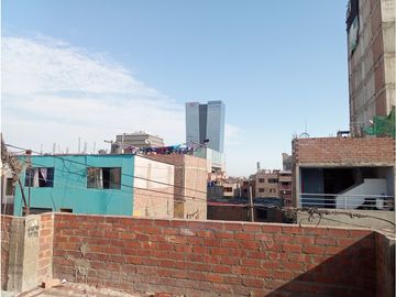 Se vende casa 5 pisos AC 495 m2 San Luis