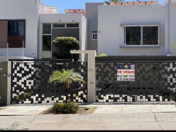 Casa en Venta en Zapopan Jalisco Bugambilias