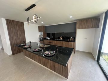 Casa en venta en Lomas de Angelópolis Cascatta