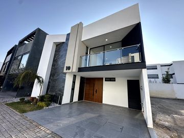 Casa en venta en Lomas de Angelópolis Cascatta