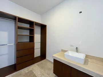 CASA VENTA MÉRIDA, CERCA CITY CENTER, SANTA GERTRUDIS COPO, ENTREGA INMEDIATA.
