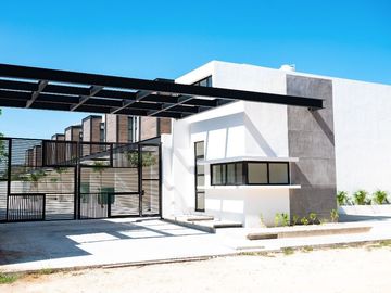 CASA VENTA MÉRIDA, CERCA CITY CENTER, SANTA GERTRUDIS COPO, ENTREGA INMEDIATA.