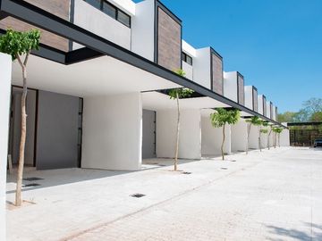 CASA VENTA MÉRIDA, CERCA CITY CENTER, SANTA GERTRUDIS COPO, ENTREGA INMEDIATA.