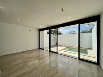 CASA VENTA MÉRIDA, CERCA CITY CENTER, SANTA GERTRUDIS COPO, ENTREGA INMEDIATA.