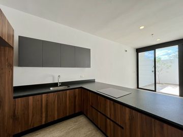 CASA VENTA MÉRIDA, CERCA CITY CENTER, SANTA GERTRUDIS COPO, ENTREGA INMEDIATA.