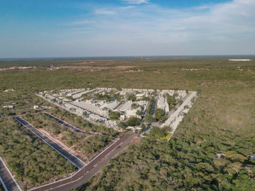 Casa en venta en Privada Residencial de Conkal de tres habitaciones