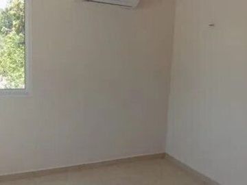 CASA EN VENTA EN MERIDA REMODELADA F-2118, 3 REC. GARCIA GINERES $4,150,00