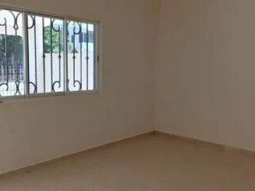 CASA EN VENTA EN MERIDA REMODELADA F-2118, 3 REC. GARCIA GINERES $4,150,00