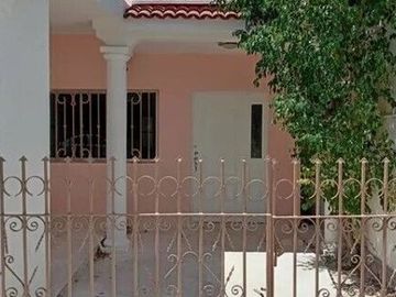CASA EN VENTA EN MERIDA REMODELADA F-2118, 3 REC. GARCIA GINERES $4,150,00