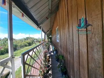 VENDO.CASA DOS NIVELES ESQUINA 250MTS NUEVA CALIFORNIA