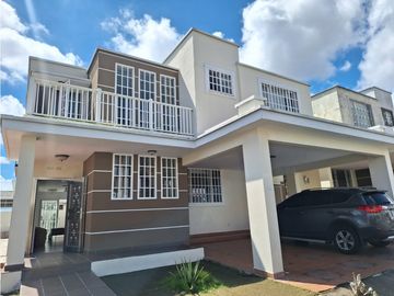 Venta de Casa esquinera de 310 mts en Brisas del Golf/ Brisas Point
