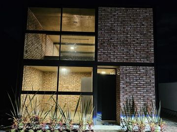 Casa en Fraccionamiento en Jardines de Zoquipa Cuernavaca - CAEN-1108-Fr*