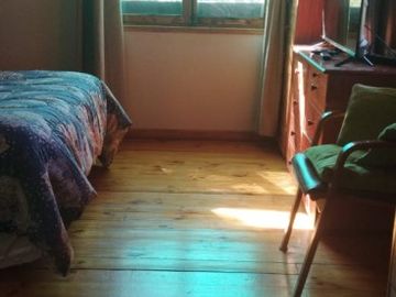 VENTA HERMOSA CASA UBICADA EN ALTOS DE MIRAFLORES, CURACAVI