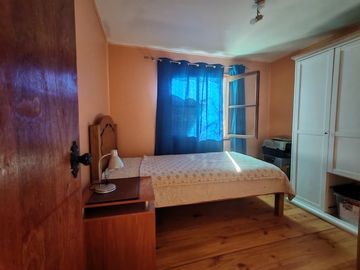 VENTA HERMOSA CASA UBICADA EN ALTOS DE MIRAFLORES, CURACAVI