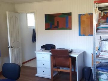 VENTA HERMOSA CASA UBICADA EN ALTOS DE MIRAFLORES, CURACAVI