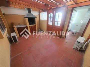 Casa en Venta en Rojas Magallanes
