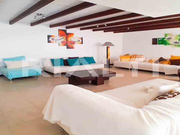 Se vende casa moderna, en conjunto privado