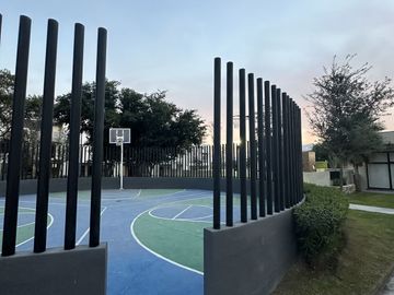 CASA EN VENTA EN FRACCIONAMIENTO PRIVADO EN GUADALUPE, N.L.