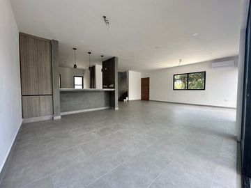 CASA EN VENTA PASEOS COUNTRY, Prida la Norte de la Ciudad de Mérida, Yucatán