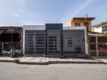 Casa en Venta en Guadalupe, Nuevo León
