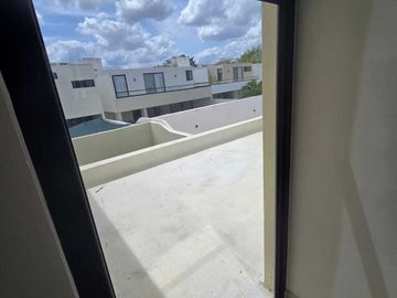CASA EN VENTA 2 PLANTA EN PRIVADA EN PARQUE NATURA CHOLUL