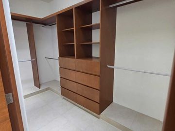 CASA EN VENTA 2 PLANTA EN PRIVADA EN PARQUE NATURA CHOLUL