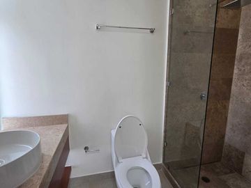 CASA EN VENTA 2 PLANTA EN PRIVADA EN PARQUE NATURA CHOLUL