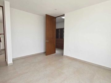 CASA EN VENTA 2 PLANTA EN PRIVADA EN PARQUE NATURA CHOLUL