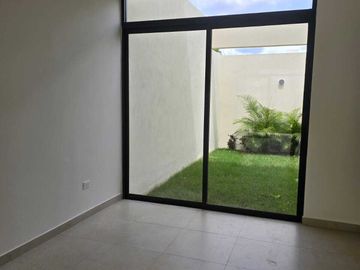 CASA EN VENTA 2 PLANTA EN PRIVADA EN PARQUE NATURA CHOLUL