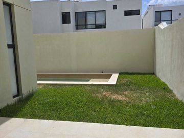 CASA EN VENTA 2 PLANTA EN PRIVADA EN PARQUE NATURA CHOLUL