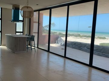 Venta de departamento en copropiedad frente al Mar en Sisal