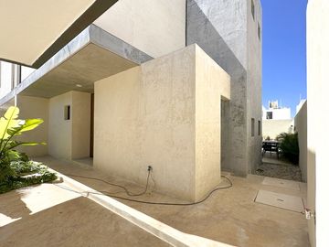 Casa en venta de 3 recamaras en Privada de Conkal