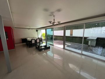 Casa en venta en Ciudad Satélite, Naucalpan.