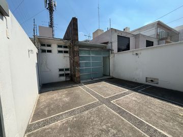 Casa en venta en Ciudad Satélite, Naucalpan.