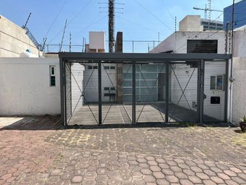 Casa en venta en Ciudad Satélite, Naucalpan.